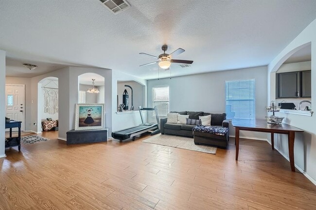 Photo - 137 Easy St