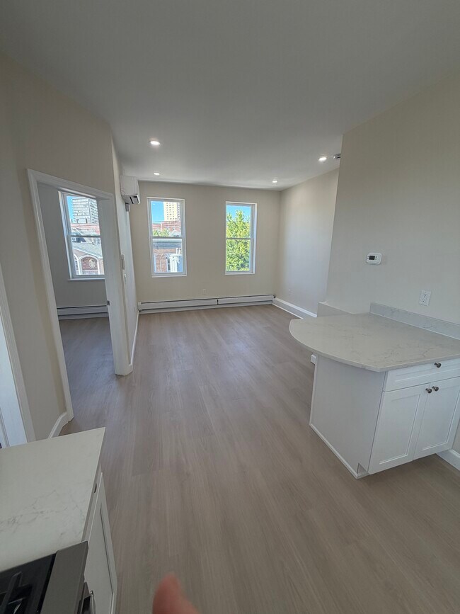 Photo - 20 63rd St