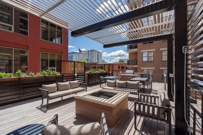 Photo - Icon on Bond