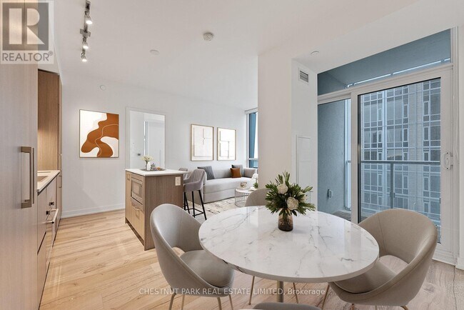 Photo - 1 Yorkville Ave