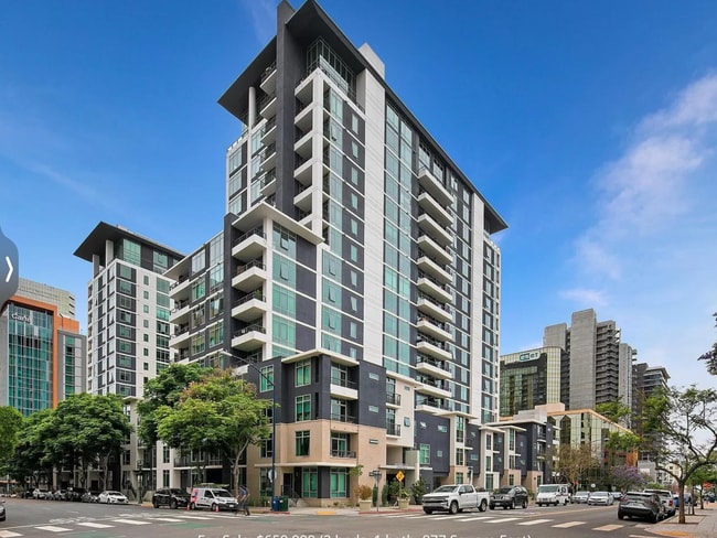 Photo - 425 W Beech St Unit 622