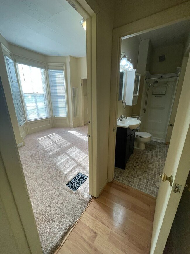 Photo - 411 N State St Unit #1