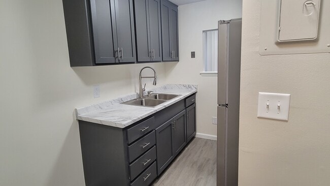 Photo - Sheraton Place Apartments
