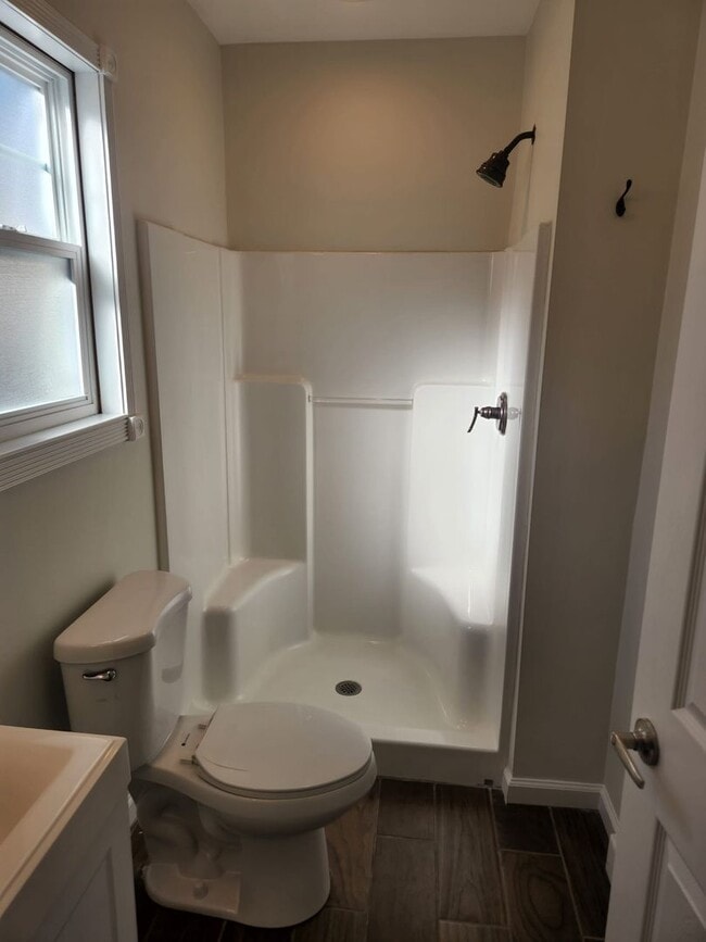 Photo - 744 Cable Ave