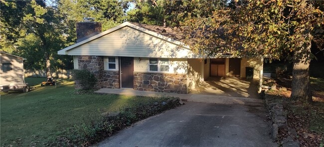 Building Photo - 1350 N Kings Dr