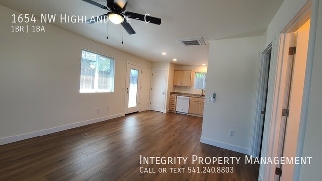 Photo - 1654 NW Highland Ave Unit C