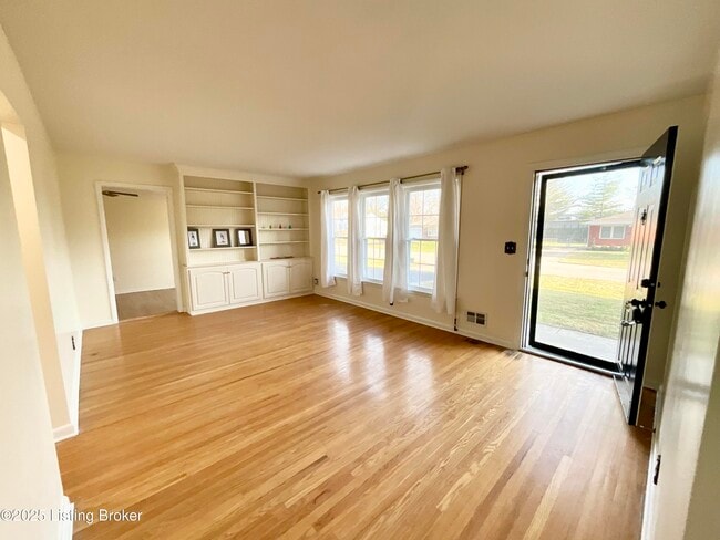 Photo - 7913 Greenway Dr