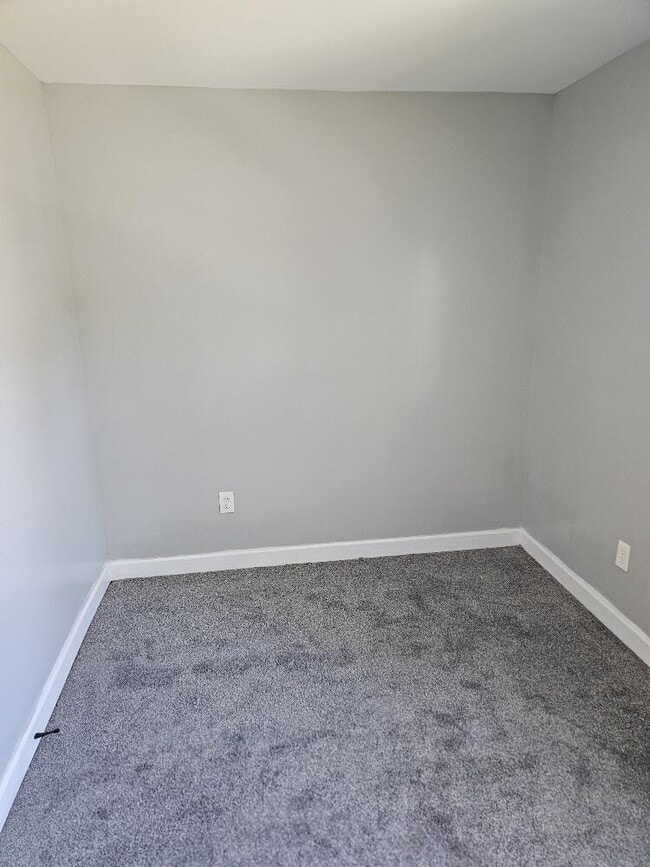 Photo - 5056 Bewick St