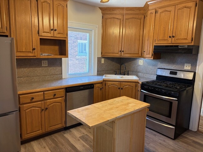 Photo - 448 W 28th St