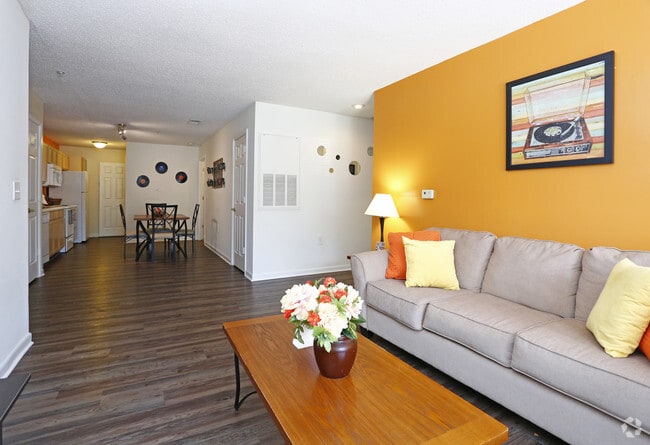 Standard Common Area - Centennial Ridge Student Housing