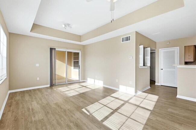 1015 Villagio Cir Unit 202