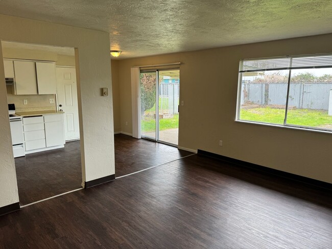 Photo - Updated 2 bedroom 1 bathroom duplex in Springfield!