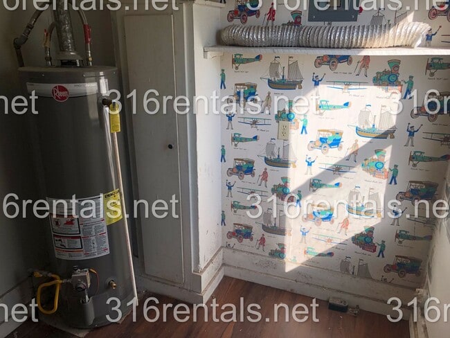 Photo - $650 - 1 bed 1 bath - Single Family Home Unit 421