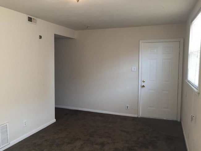 Photo - 746 Lexington Ave