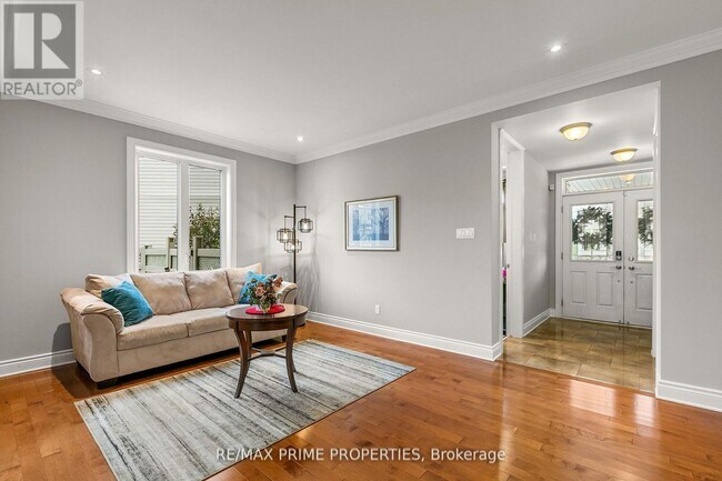Photo - 72 Branthaven St