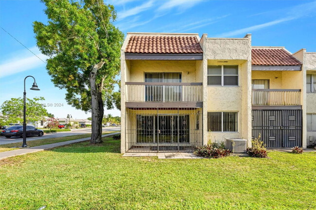 Photo - 5601 NW 18th St Townhome