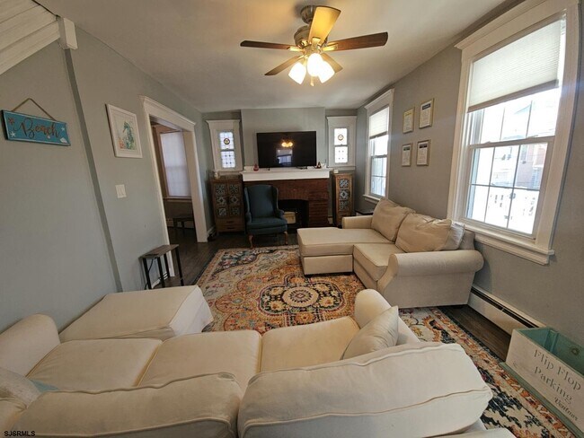 Photo - 111 N Sacramento Ave