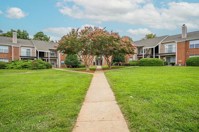 Perks and Amenities at Park at Midtown Apartments - Park at Midtown