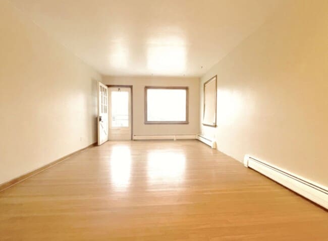 Photo - 850 Wright Ave