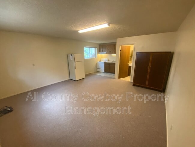 Photo - 1314 E Gibbon St Unit Apt E14