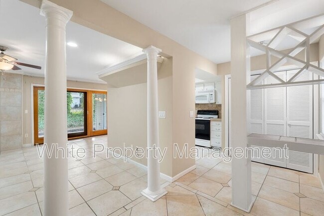 Photo - 7825 Renaissance Ct Unit #B