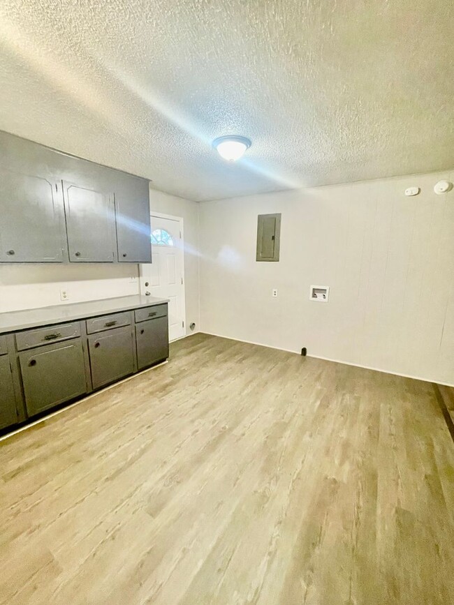 Photo - Labon805 Apartment Unit B