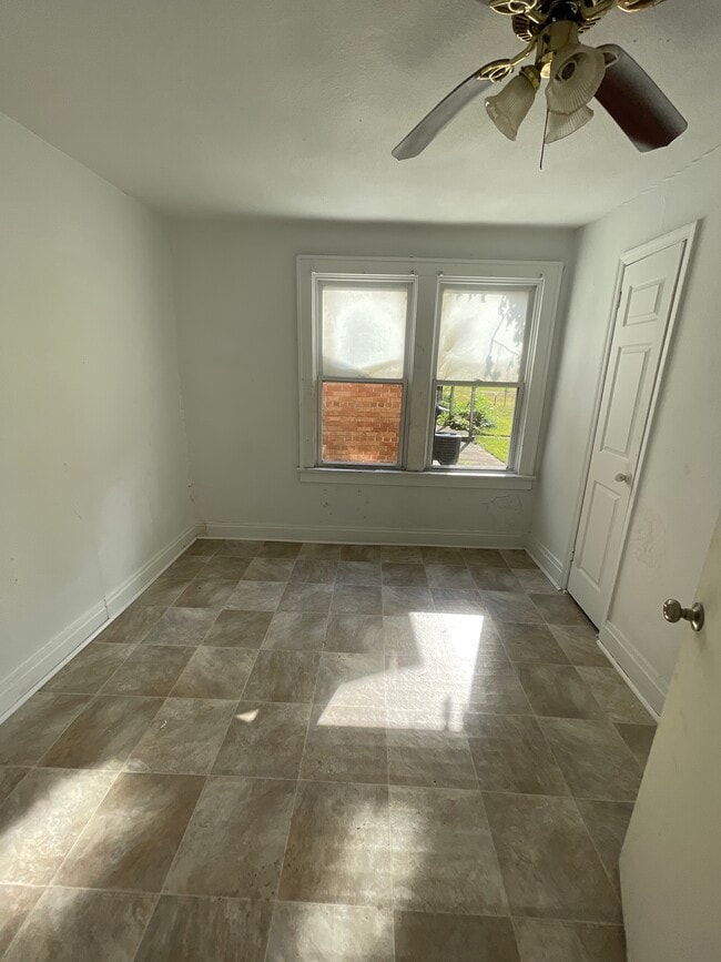 Building Photo - 5571 Era Ave