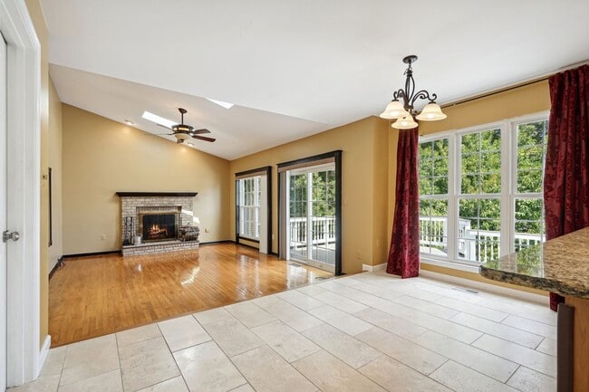 Building Photo - 5406 Lomax Way