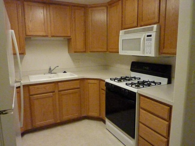 Photo - 1490 S 430 W # Unidad Lakeridge 1490/shared room contract#1