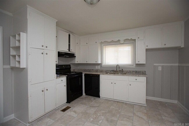 Photo - 5113 Allen St