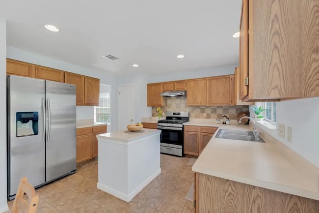 Photo - 16914 Dorman Dr