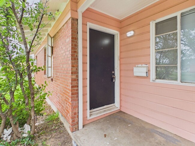 Photo - 2711 Duncan Dr