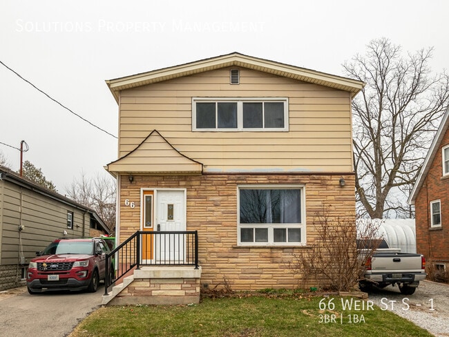 Building Photo - **Newly Renovated 3 Bedroom Main Floor Unit 1