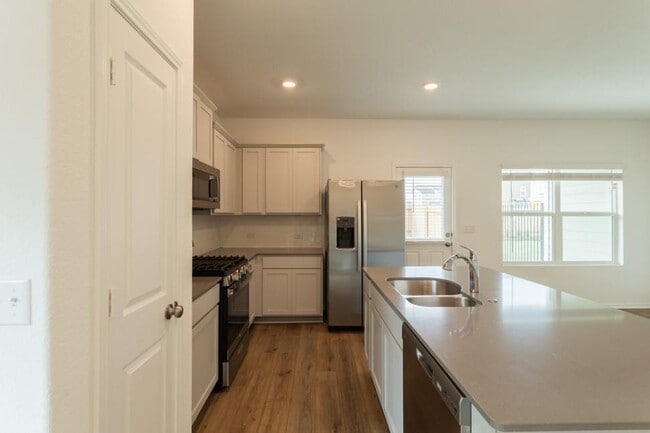 Photo - 7237 Spotted Leaf Wy