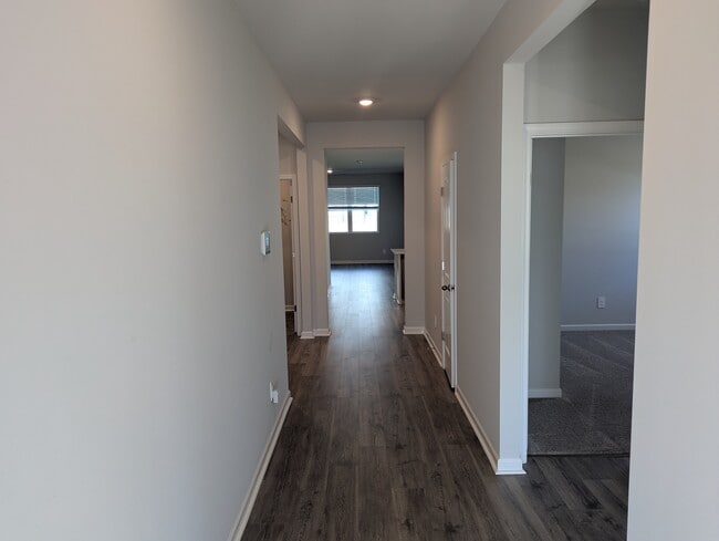 Photo - 1017 Midpoint Ln