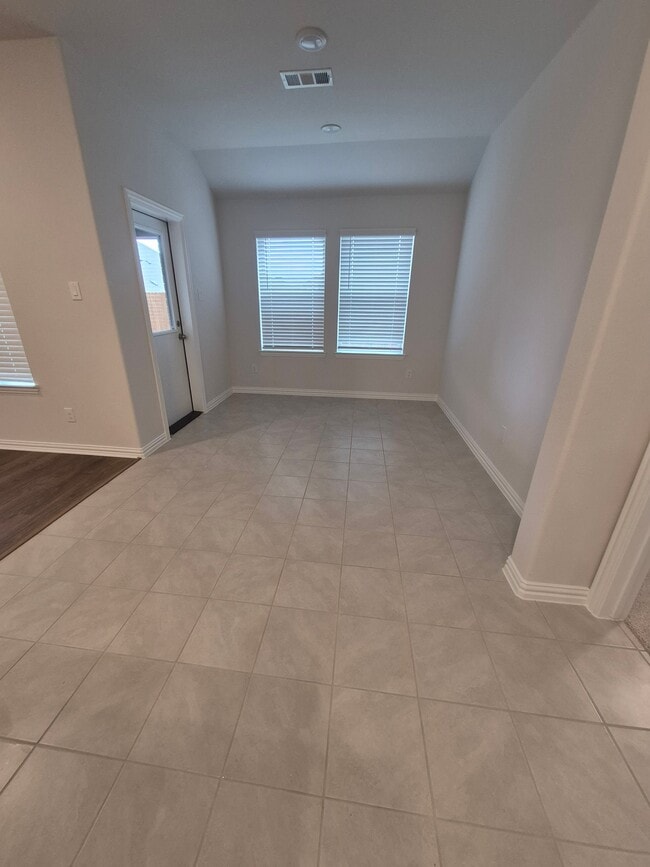 Photo - 3041 Hollybrook Ln
