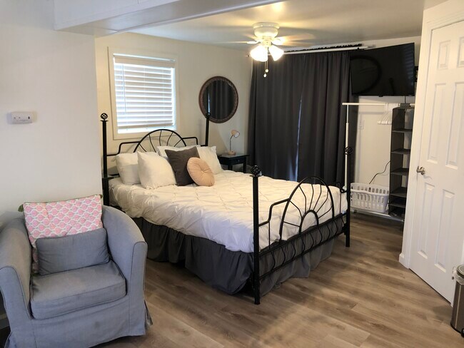 Photo - 2950 Columbia St Unidad Furnished SanDiego Studio