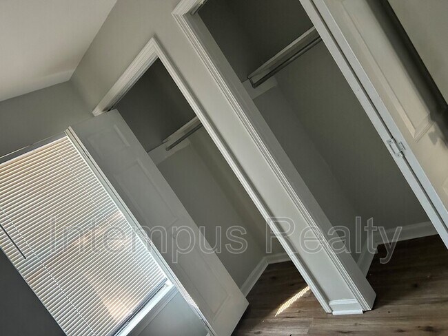 Photo - 1952 Gion St