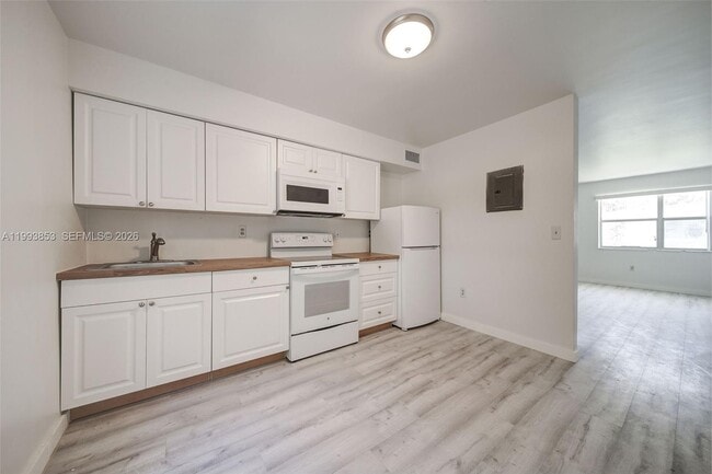 Photo - 111 NW 152nd St Unidad 21