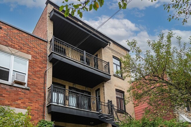 Building Photo - 3317 Boul. LaSalle