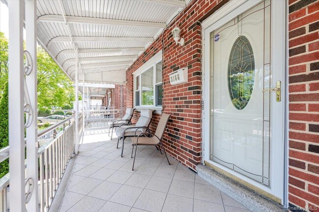 Photo - 3166 Spencer Dr