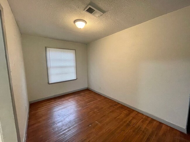 Photo - 2370 Hybrook Ln