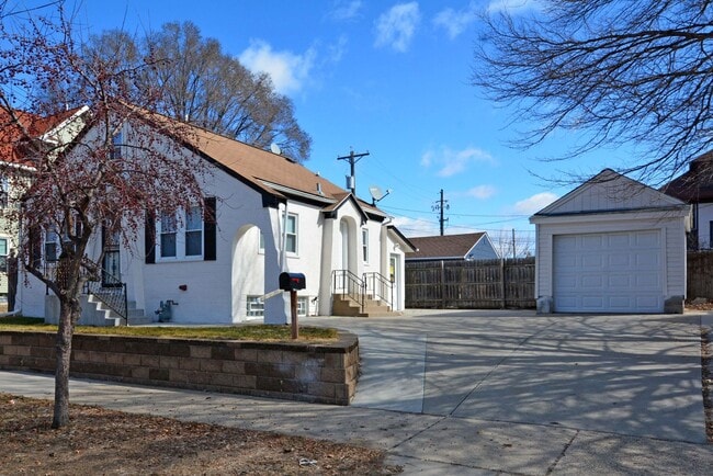 Photo - Beautiful 4-Bedroom, 1-Bathroom Home Available Now in NE Minneapolis!
