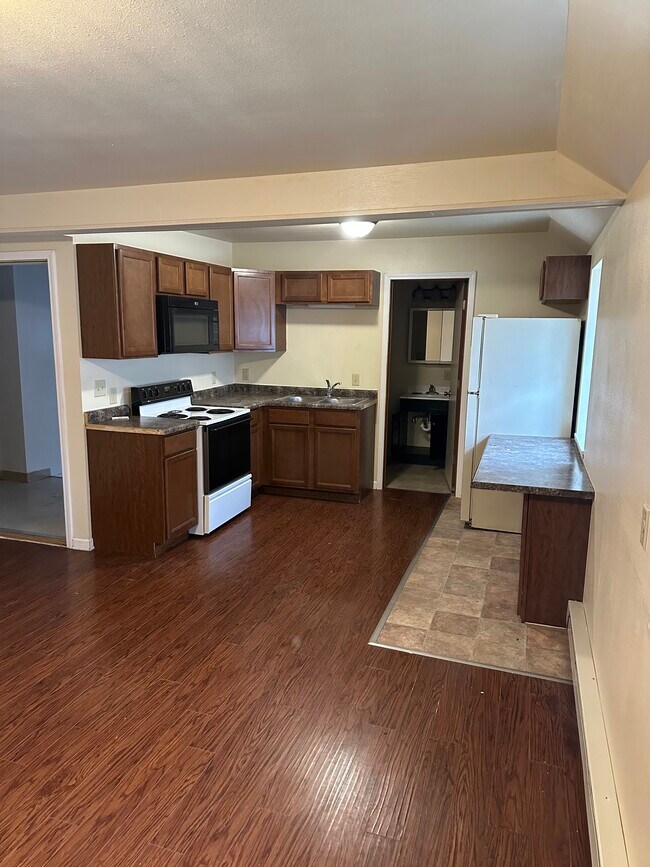 Building Photo - Bush Apartments Unit 1