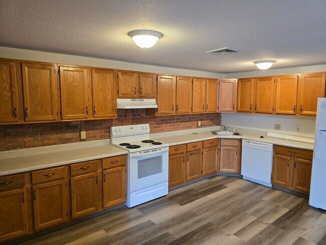 Photo - 147 Rawson Rd Unidad 207