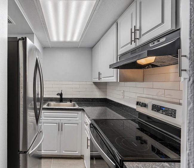 Photo - Splendid unit near the beach