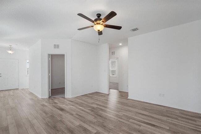 Photo - 337 Harper Ln
