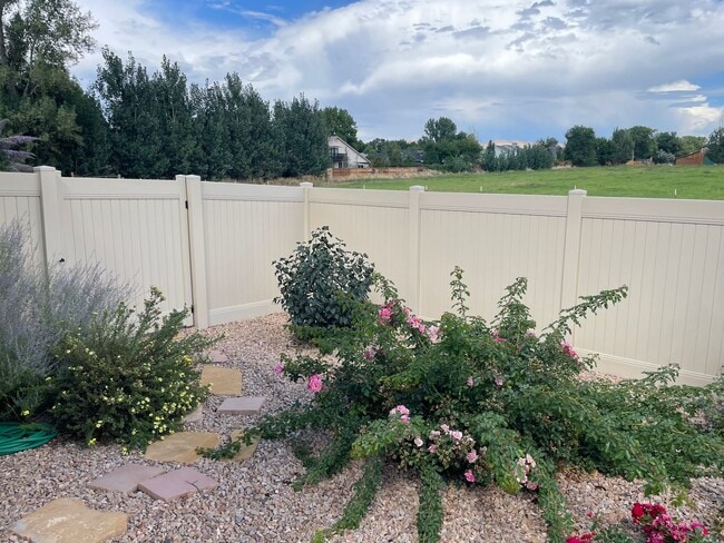 Photo - Nice 4 bedroom, 3 bath, 3 car garage home