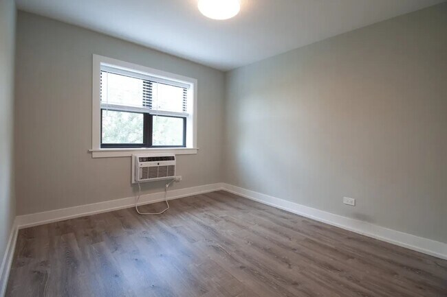 Photo - 445 W Barry Ave Unit 445 West Barry Avenue