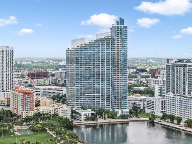Building Photo - 2020 N Bayshore Dr Unit 2603